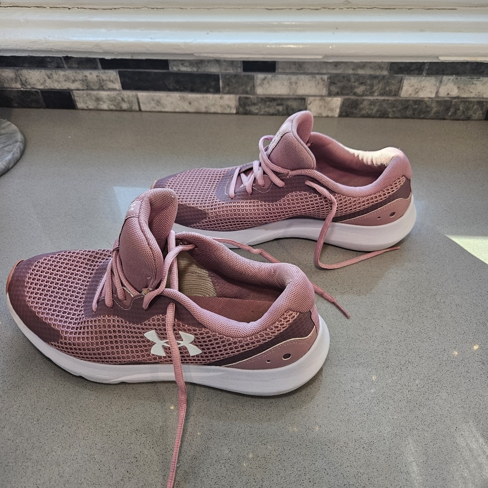 Under Armour Surge Sneakers Size 10 - Picture 7 of 8